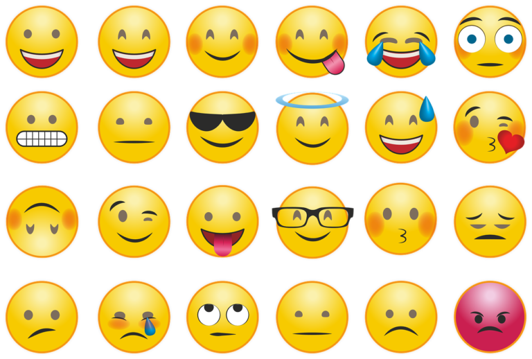 emoji, smilie, whatsapp-2762568.jpg